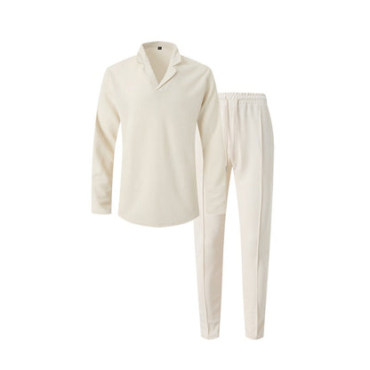 Elegante conjunto de dos piezas para hombre con top con cuello y pantalones con cordón