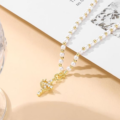 Collares colgantes con medalla cruz de corona de circona